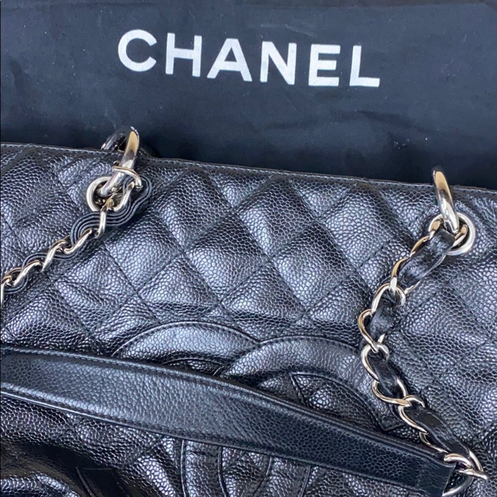 Chanel - Picture 2 of 2